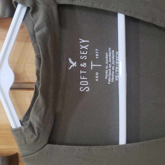 American Eagle T neck tee - Picture 2 of 3